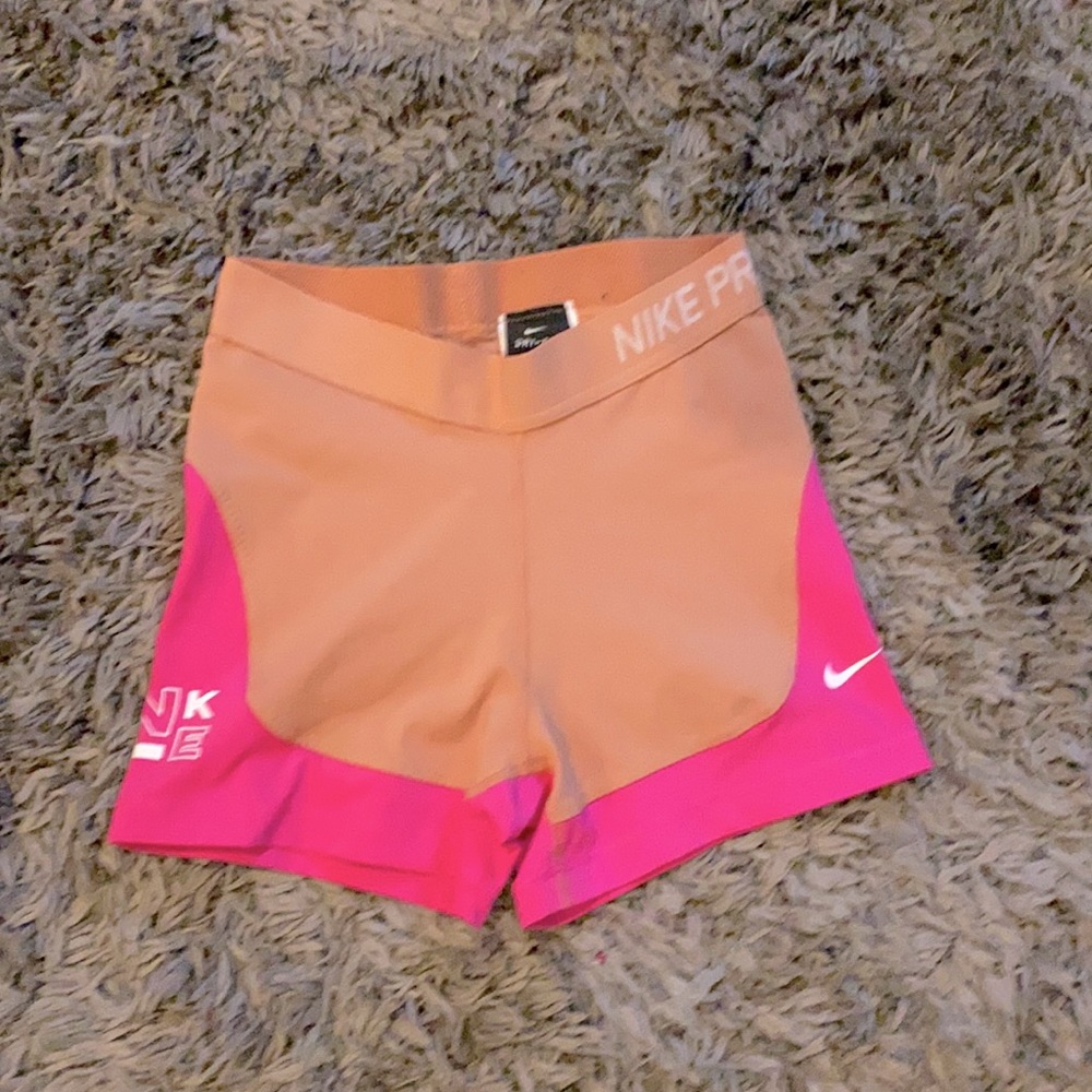NIKE PRO SHORTS !!